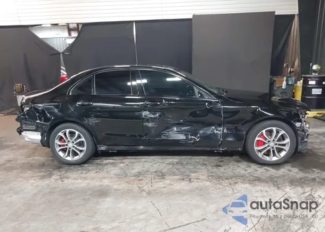 2016 Mercedes-Benz C 300 4Matic/Luxury 4Matic/Sport 4Matic from USA, damaged, VIN 55SWF4KB3GU099213